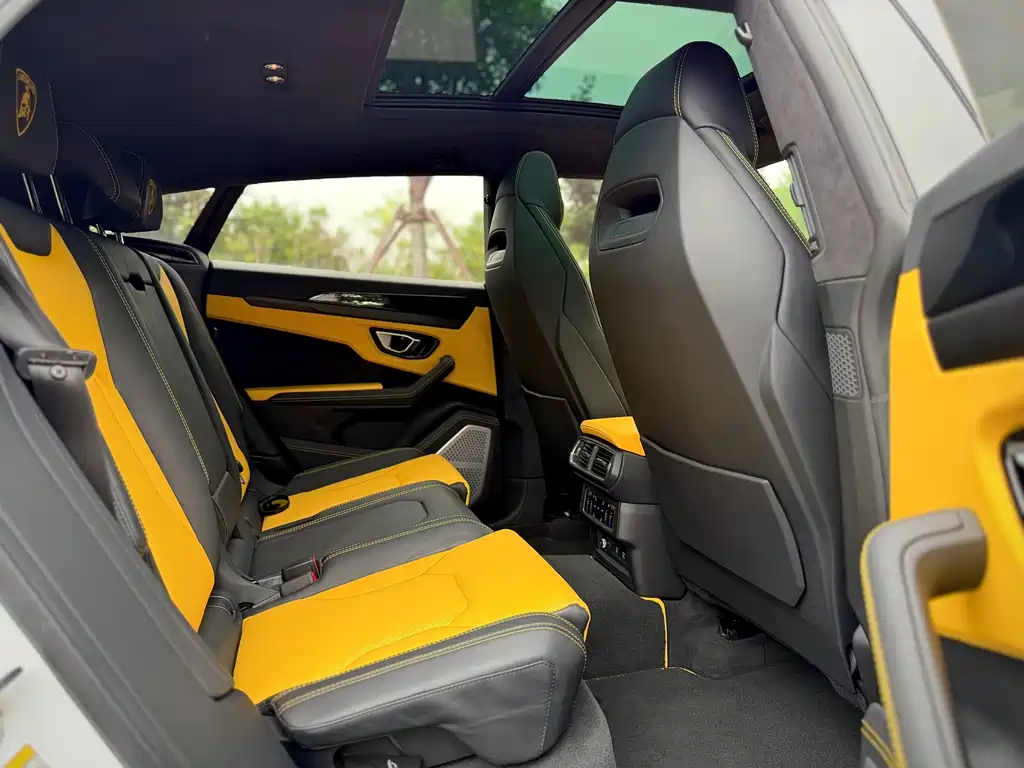 Lamborghini Urus 2022 — фото 18