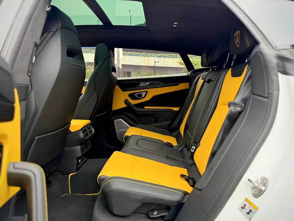 Lamborghini Urus 2022 — фото 14