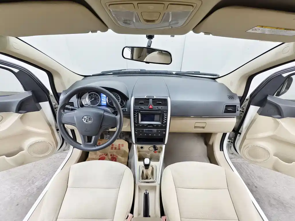 BAIC E-Series 2015 — фото 9