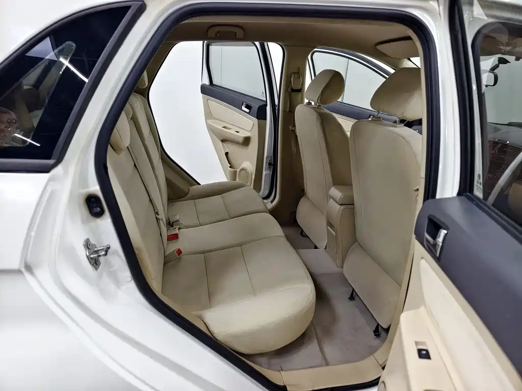 BAIC E-Series 2015 — фото 15