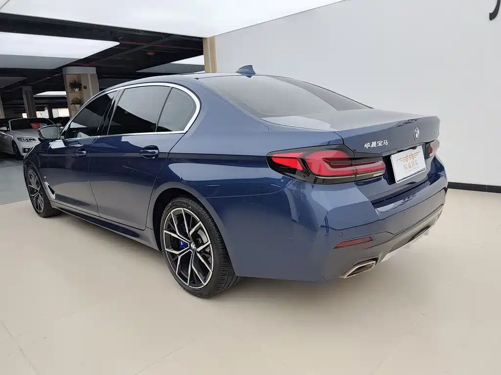 BMW 5 Series 2021 — фото 8