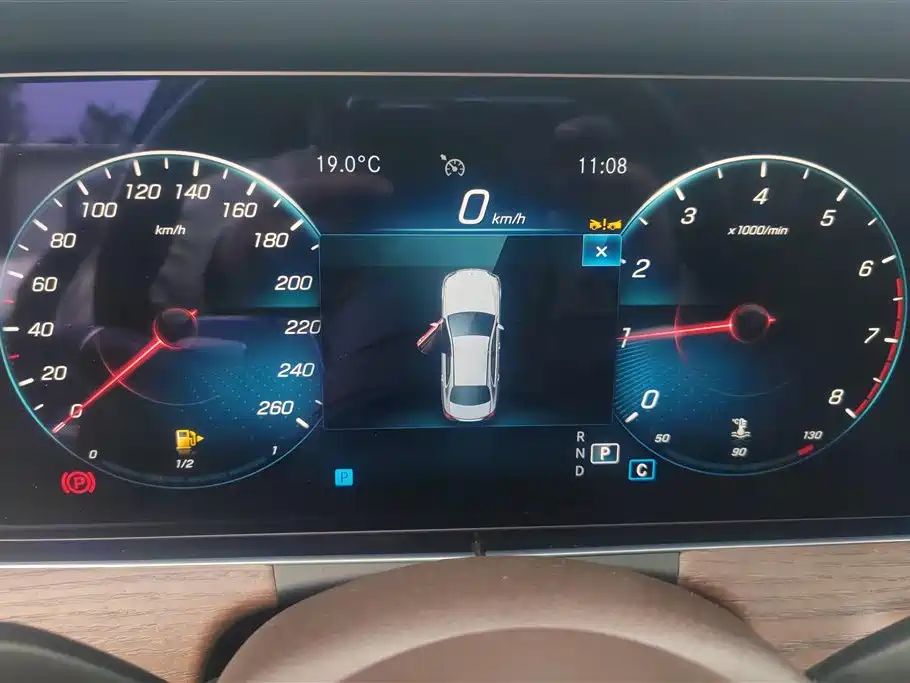 Mercedes-Benz E-Class 2023 — фото 14