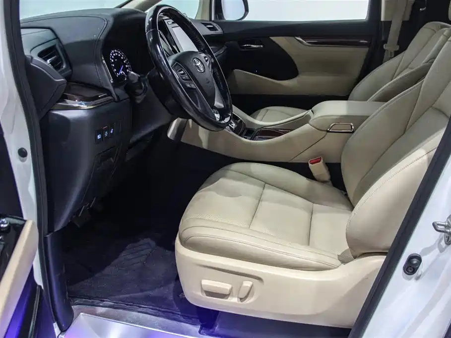 Toyota Alphard 2017 — фото 10