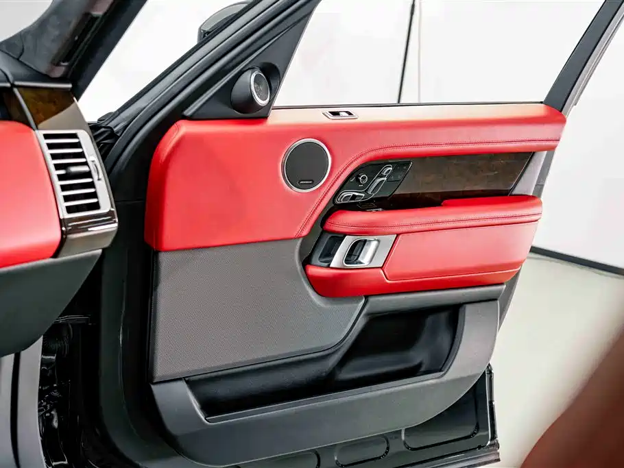Land Rover Range Rover 2021 — фото 18