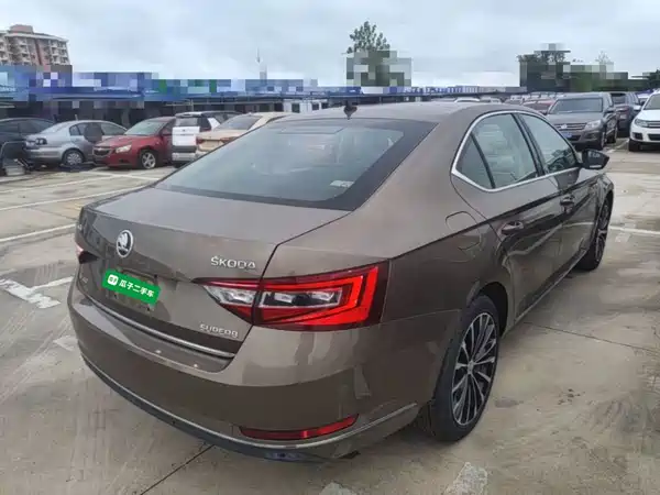 Skoda Superb 2016
