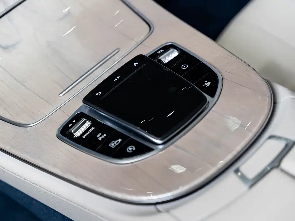 Mercedes-Benz E-Class 2024 — фото 15