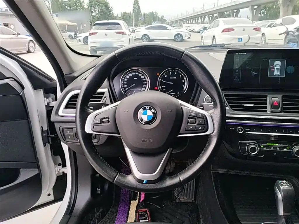 BMW 1 Series 2017 — фото 11