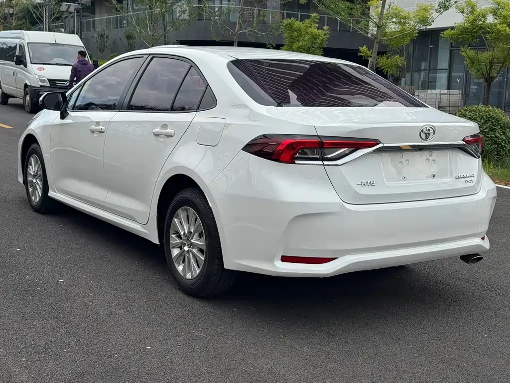 Toyota Corolla 2019 — фото 9