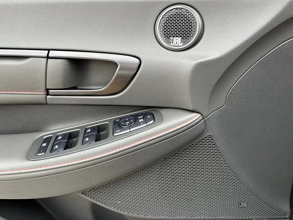Hyundai Sonata 2022 — фото 19