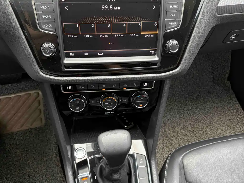 Volkswagen Tiguan L 2017 — фото 13