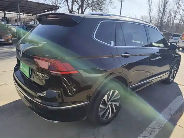 Volkswagen Tiguan L Plug-In Hybrid 2020
