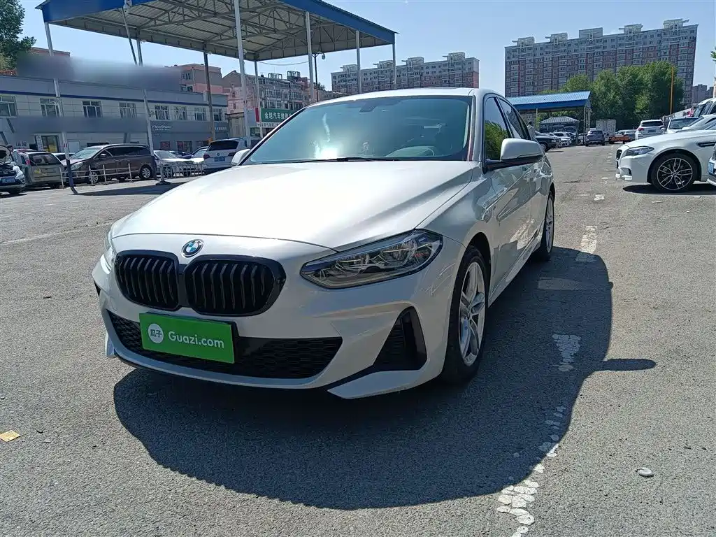 BMW 1 Series 2019 — фото 1