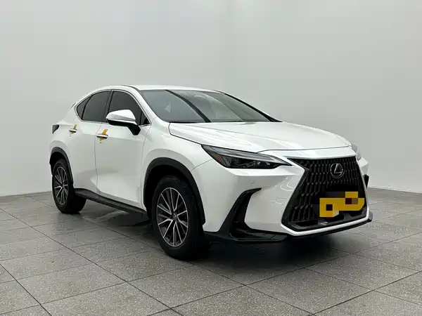 Lexus NX 2023