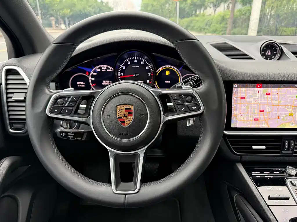 Porsche Cayenne 2018 — фото 18