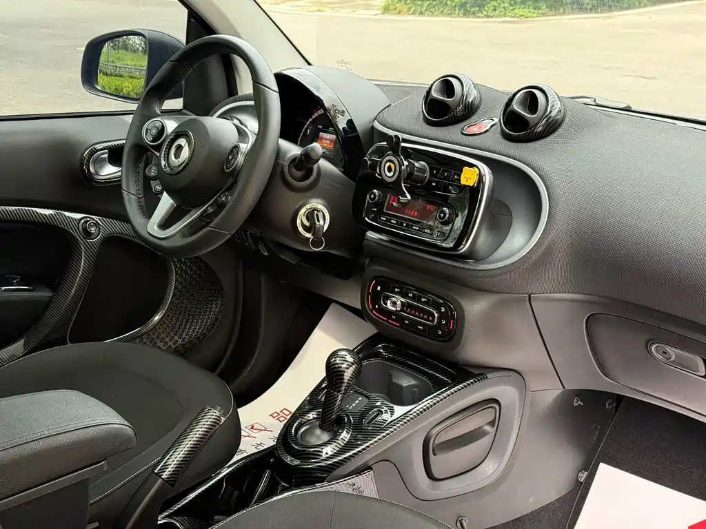 smart fortwo 2018 — фото 8