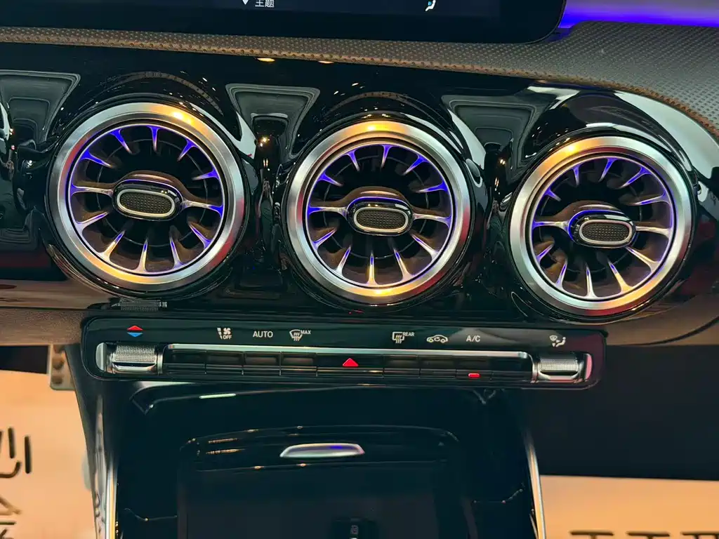 Mercedes-Benz A-Class AMG 2023 — фото 13