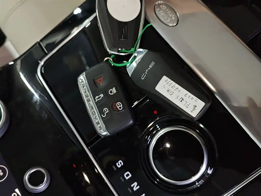 Land Rover Velar 2018 — фото 9