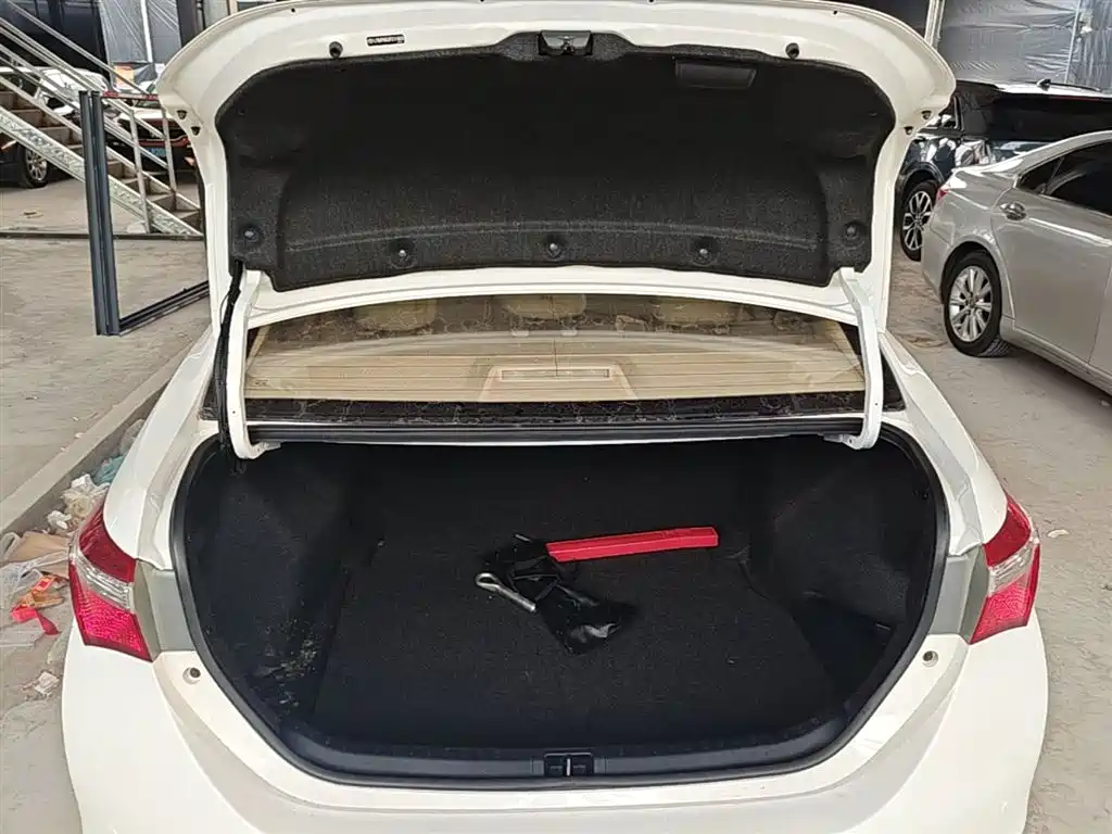Toyota Corolla 2015 — фото 19