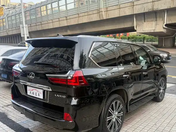 Lexus LX 2019