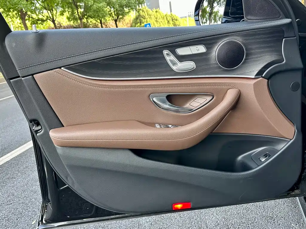Mercedes-Benz E-Class 2020 — фото 12