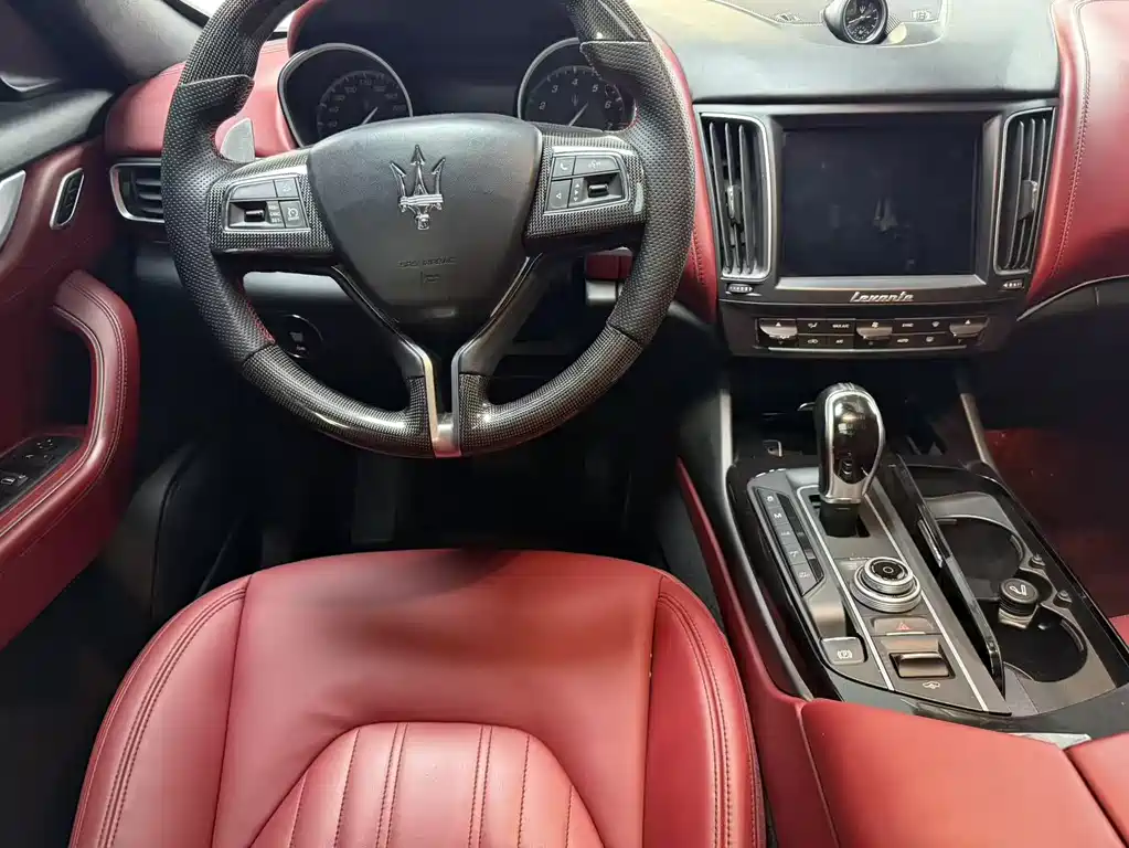 Maserati Levante 2017 — фото 10