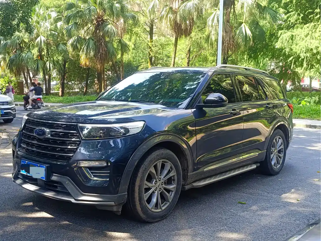 Ford Explorer 2021 — фото 1