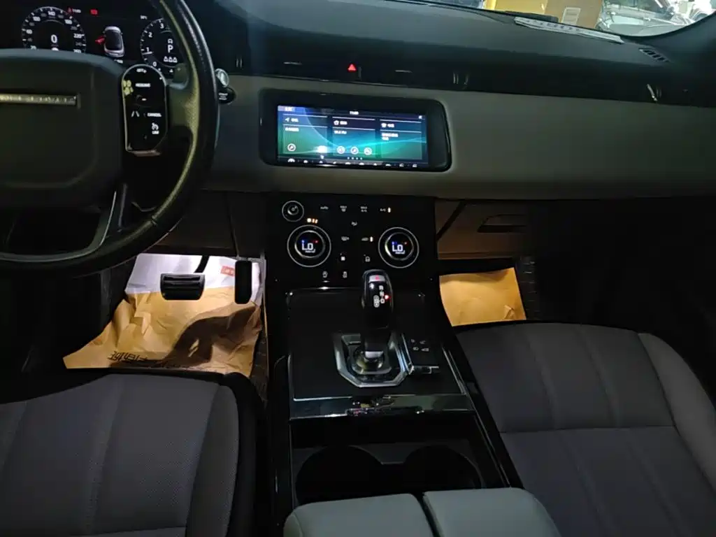 Land Rover Range Rover Evoque 2021 — фото 14