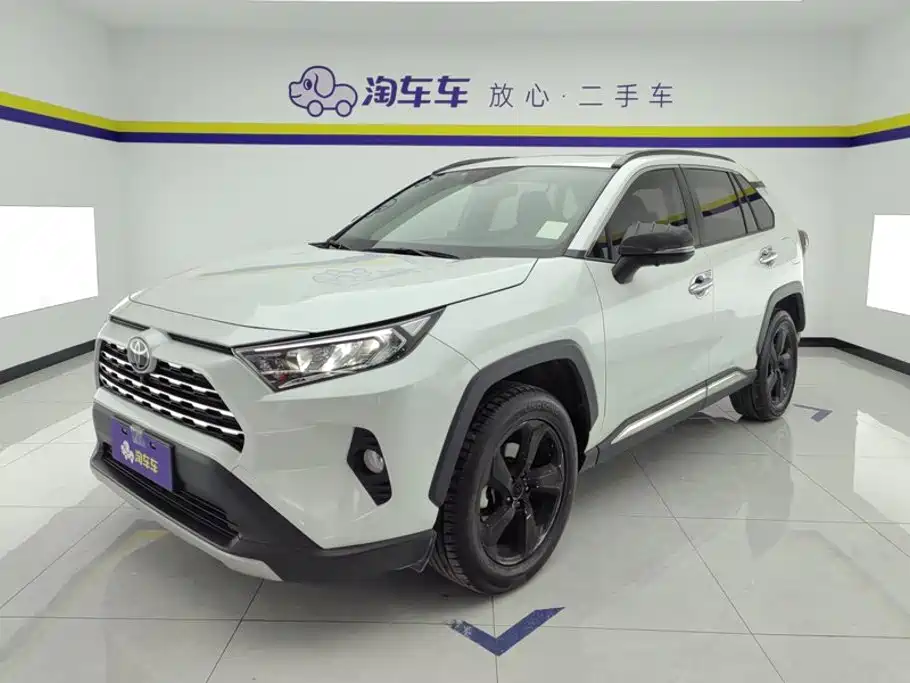 Toyota RAV4 2021 — фото 1