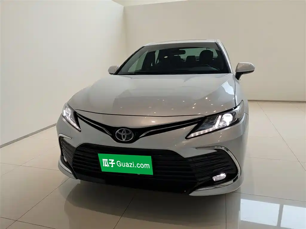Toyota Camry 2024 — фото 3