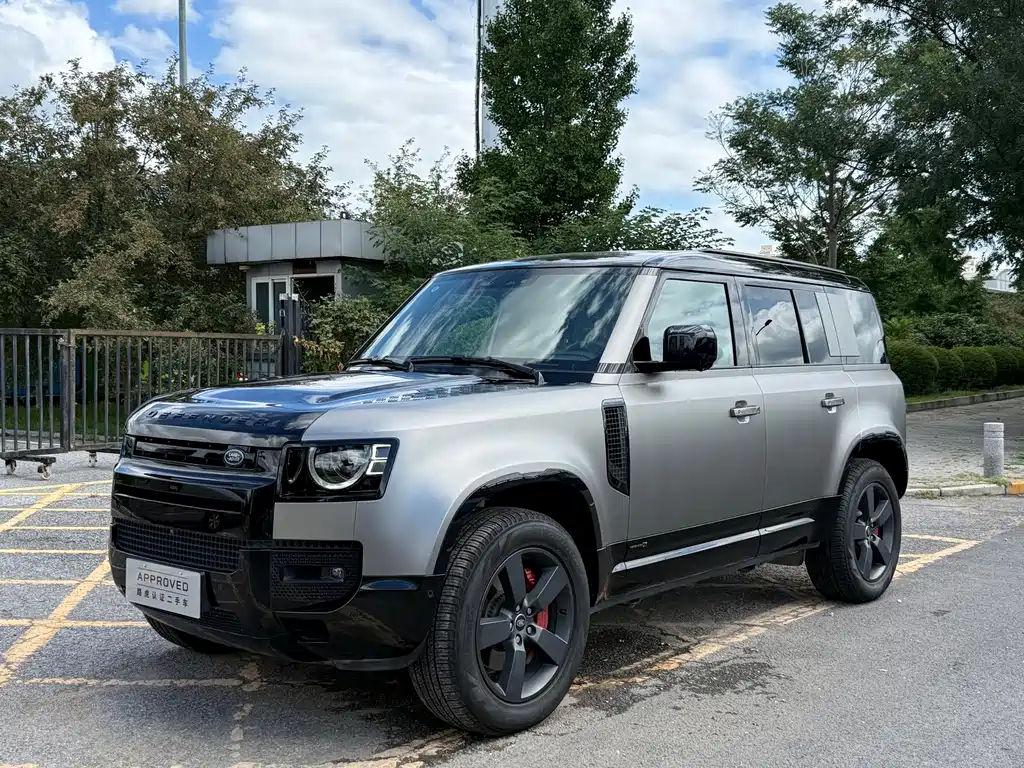 Land Rover Defender 2025 — фото 1