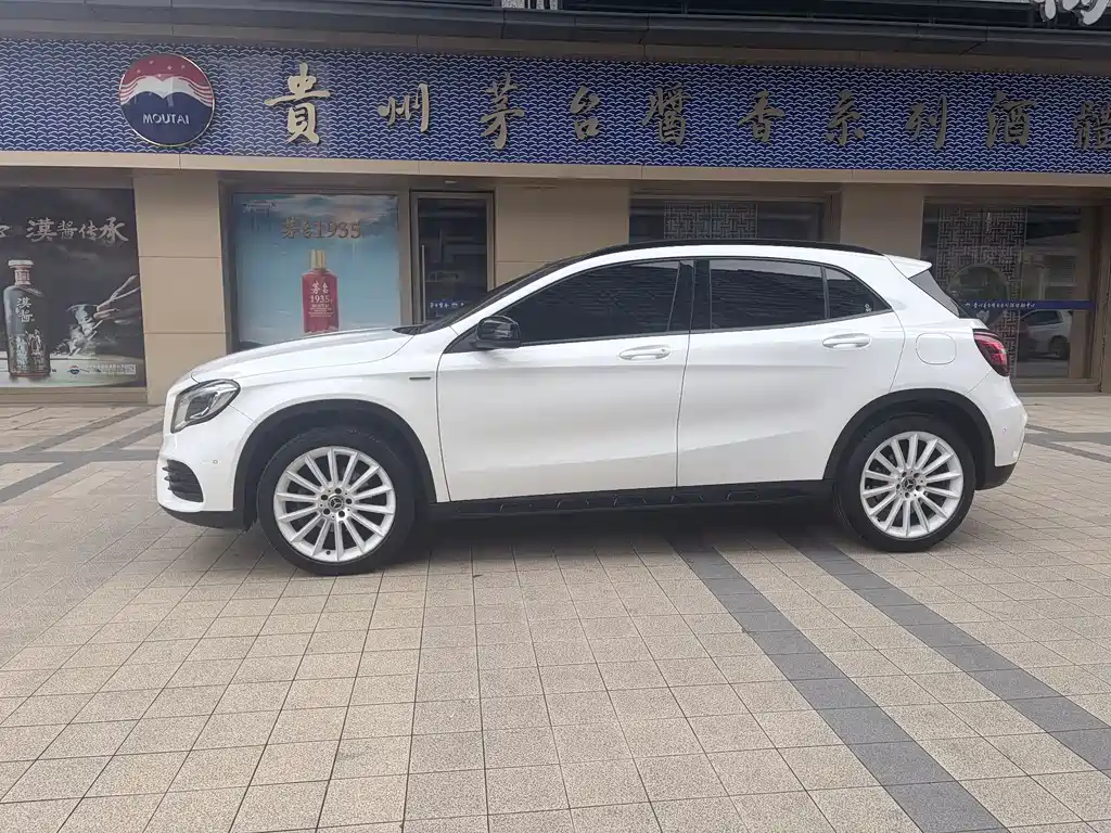 Mercedes-Benz GLA 2018 — фото 16
