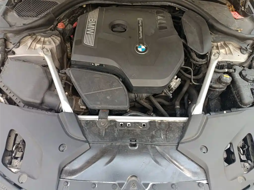 BMW 5 Series 2019 — фото 11