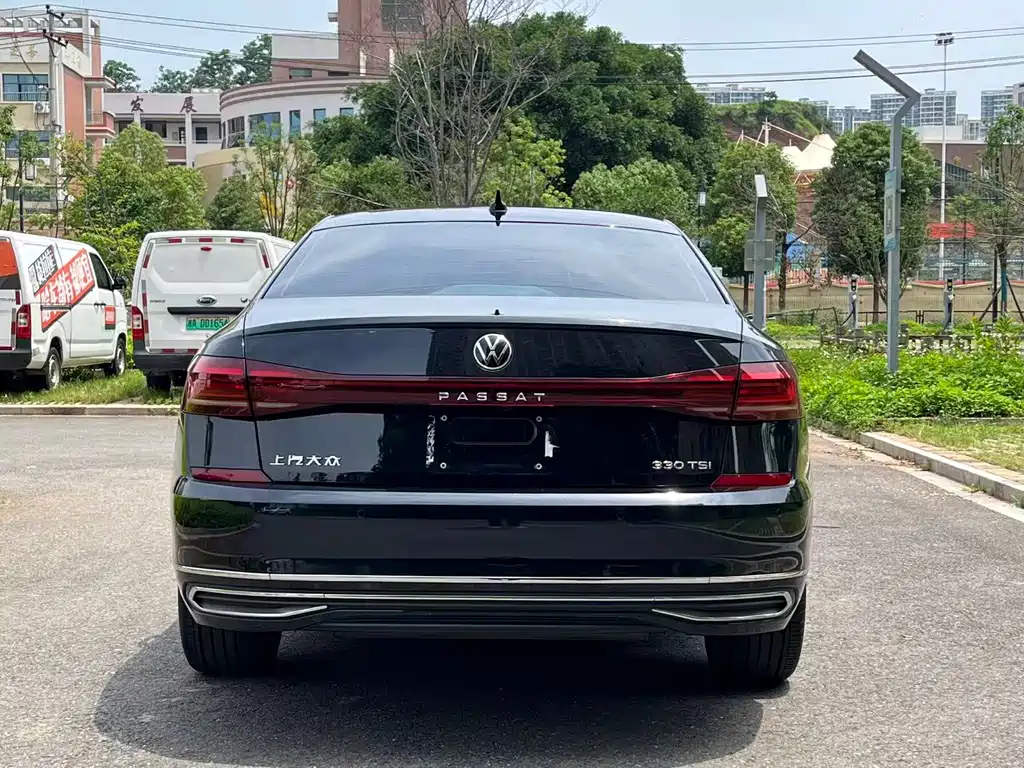 Volkswagen Passat 2023 — фото 8