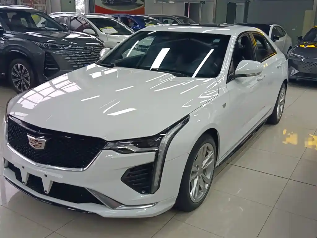 Cadillac CT4 2022 — фото 2