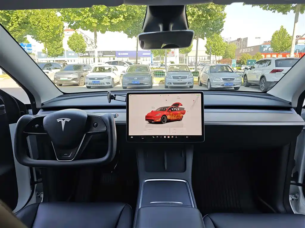 Tesla Model Y 2023 — фото 12