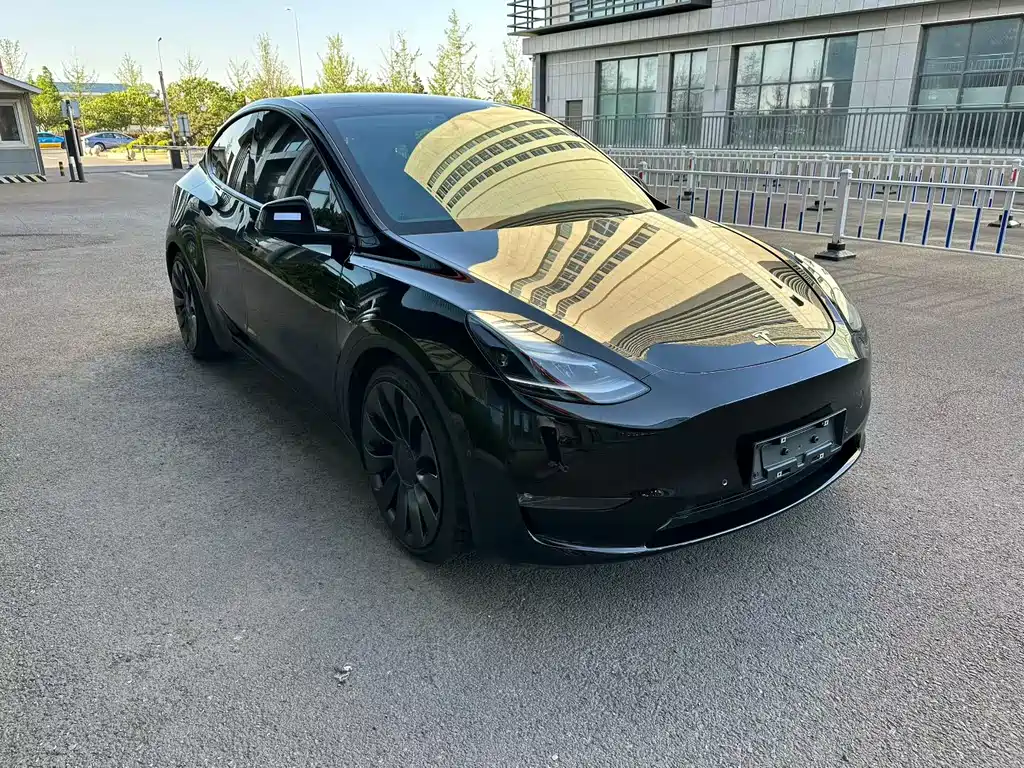 Tesla Model Y 2023 — фото 3