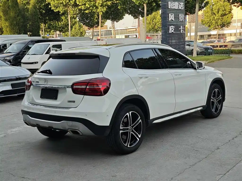 Mercedes-Benz GLA 2018 — фото 4