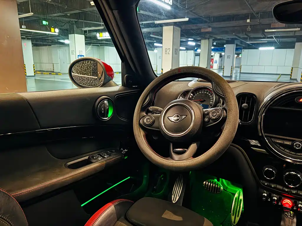 MINI JCW Countryman 2018 — фото 11