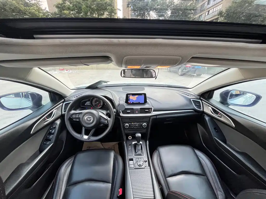 Mazda 3 Axela 2019 — фото 13