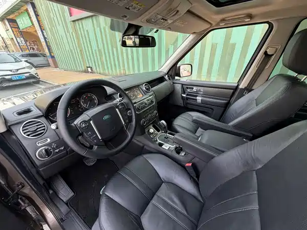 Land Rover Discovery 2012