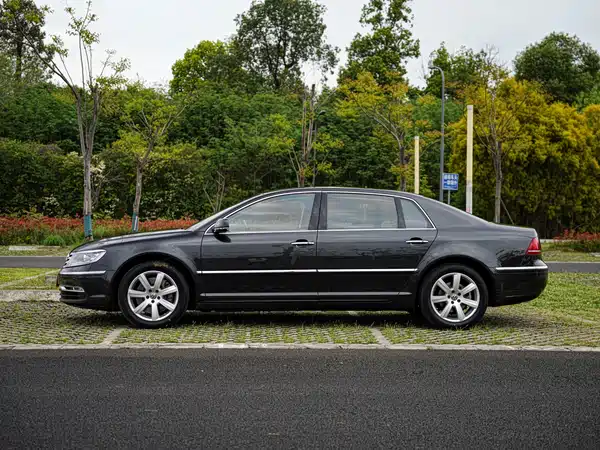 Volkswagen Phaeton 2012