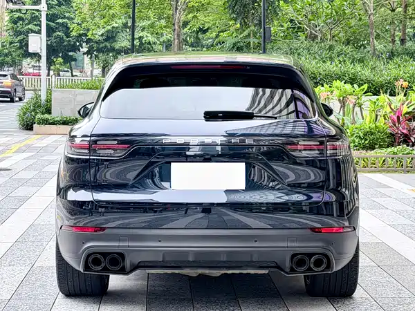 Porsche Cayenne 2021