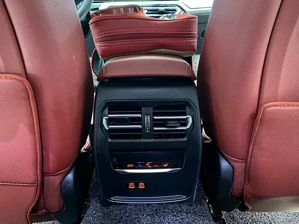 BMW 3 Series 2023 — фото 17
