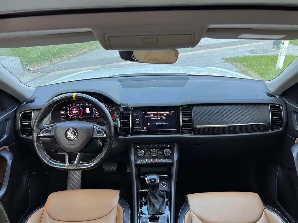 Skoda Kodiaq GT 2021 — фото 14