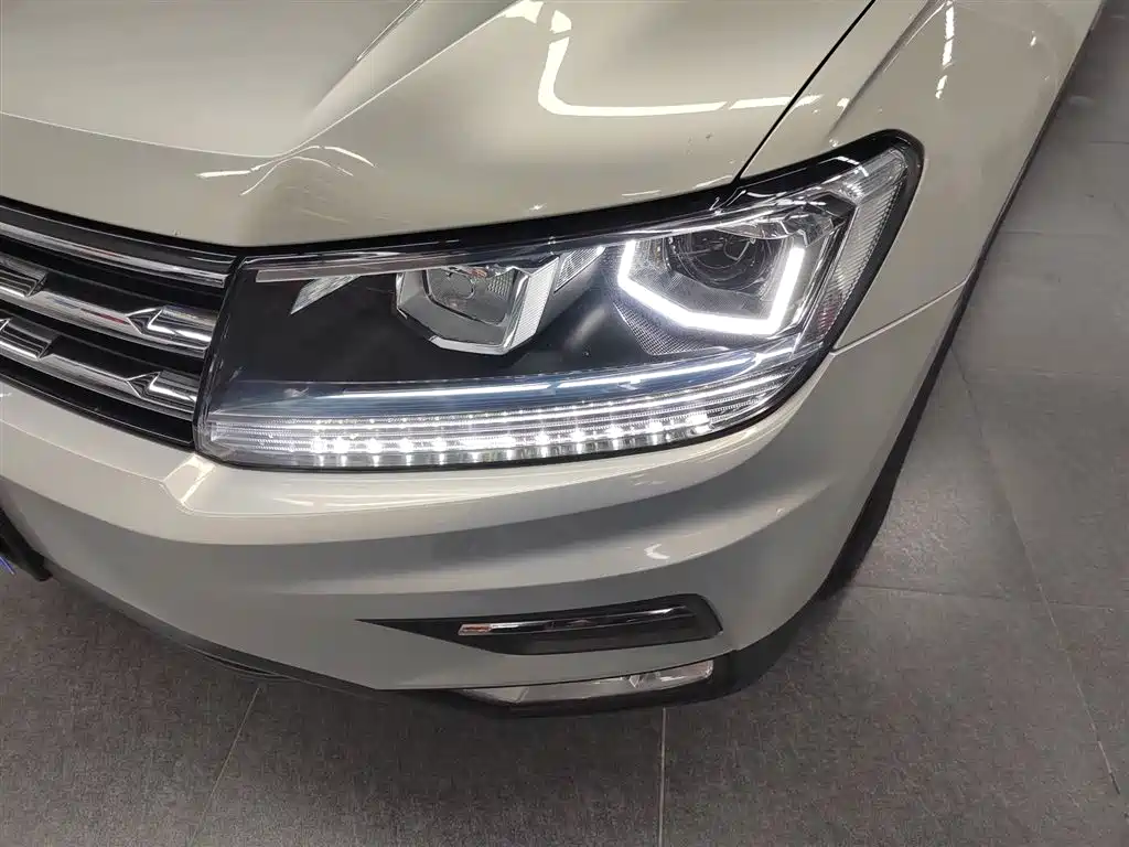 Volkswagen Tiguan L 2018 — фото 18