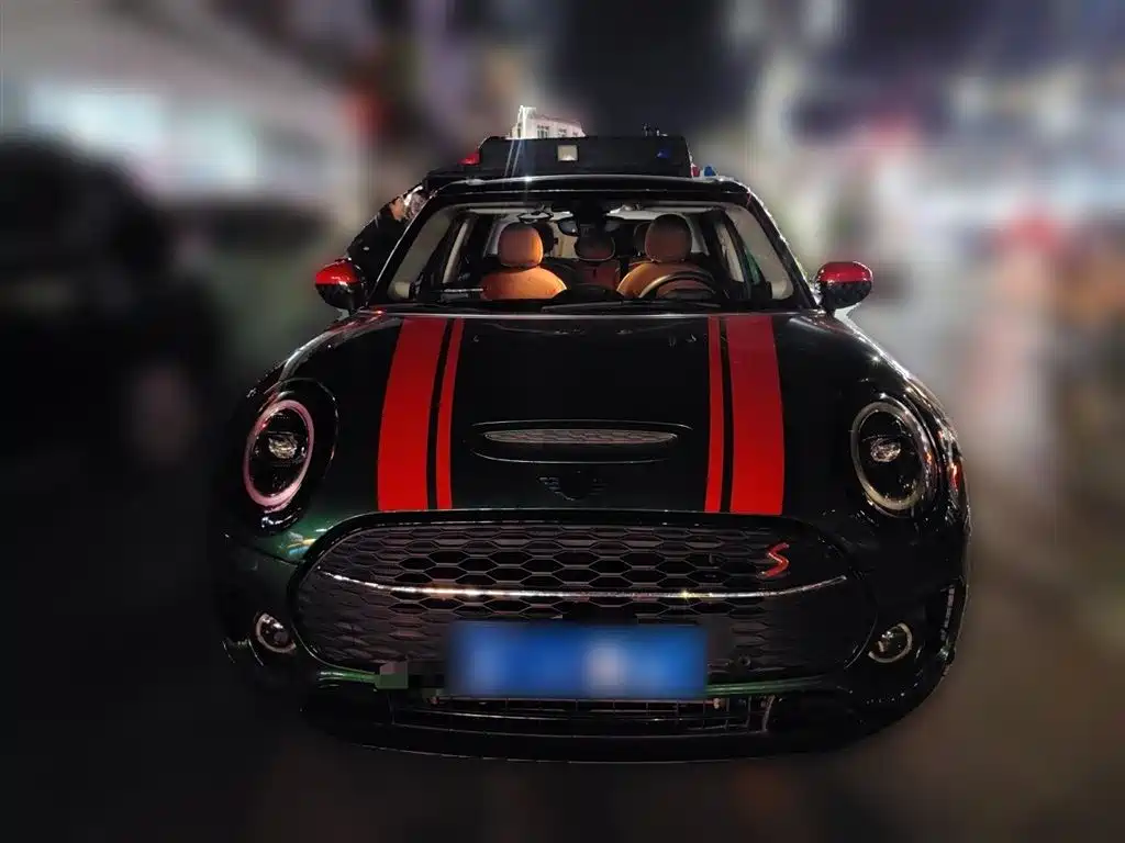 MINI Clubman 2023 — фото 24