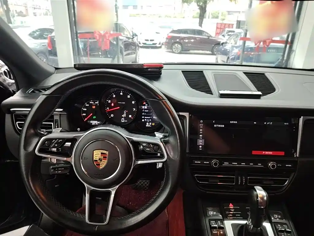 Porsche Macan 2020 — фото 10