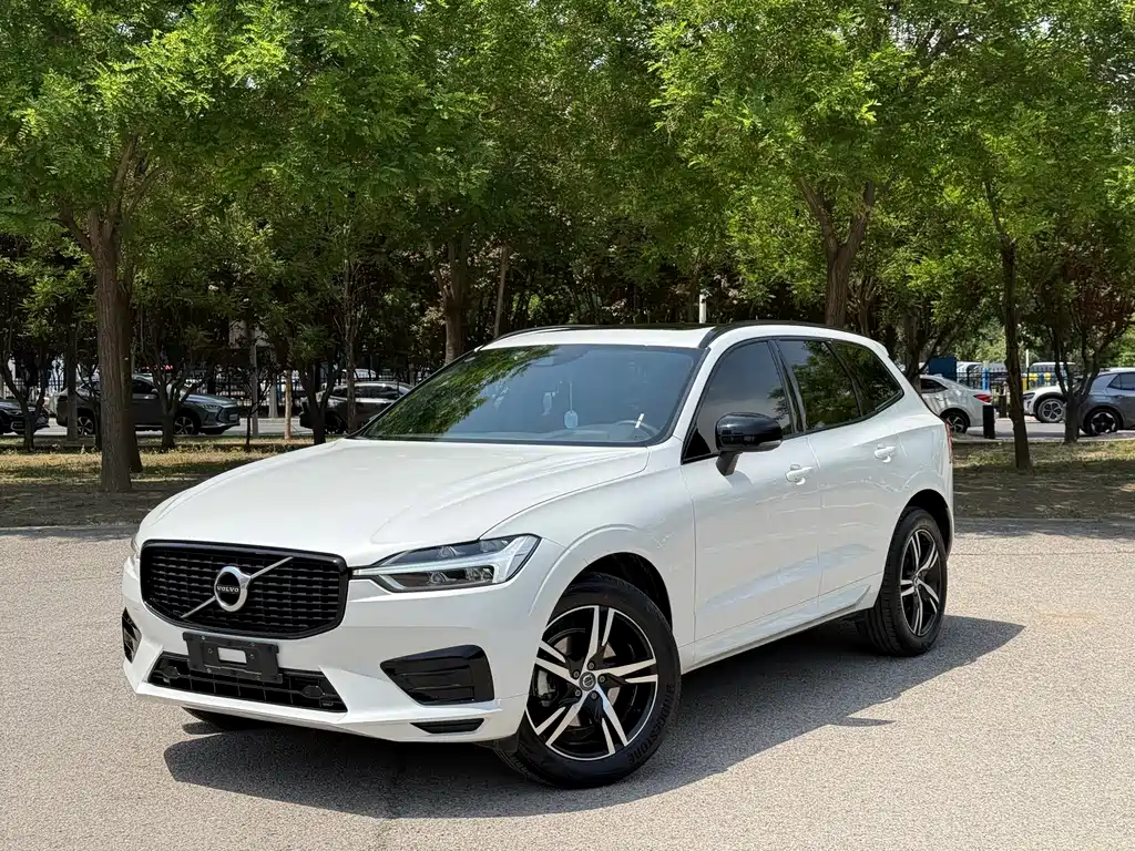 Volvo XC60 2020 — фото 1