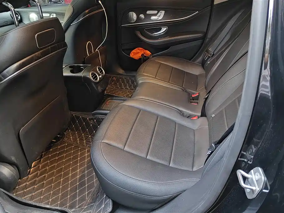 Mercedes-Benz E-Class 2020 — фото 11