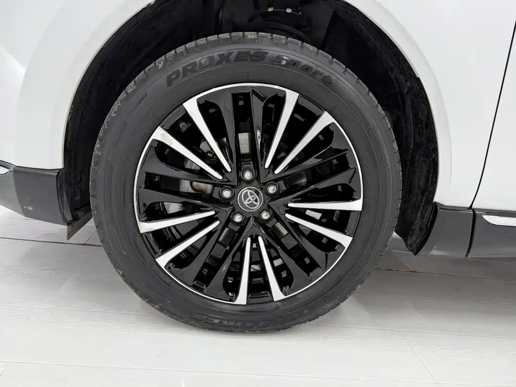 Toyota Venza 2022 — фото 25
